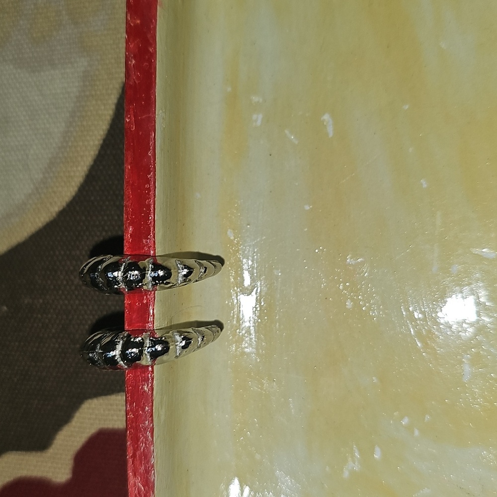 Silver Scalloped 1-Inch Hoop Earrings - Picture 8 of 8